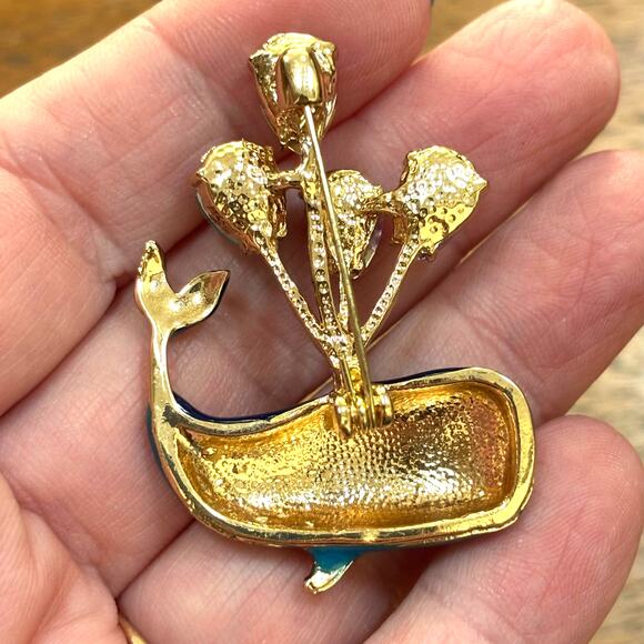 Gold & blue enamel brooch spouting smiling whale pin with colorful rhinestones - Picture 6 of 6